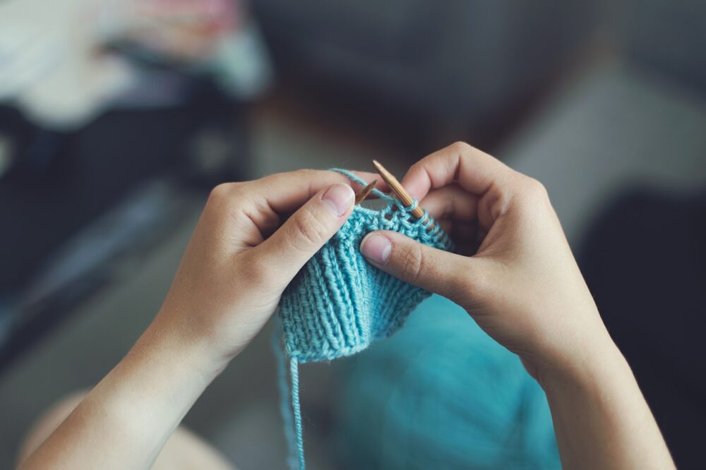 knit sew girl female make craft 869221